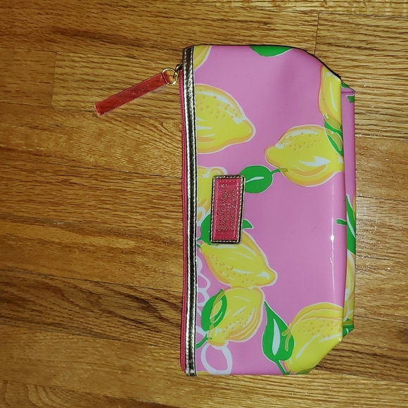 EUC Lilly Pulitzer makeup bag - Picture 1 of 4